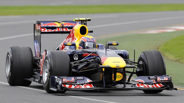 Mark Webber s vozem Red Bull pi prvním tréninku GP Austrálie.