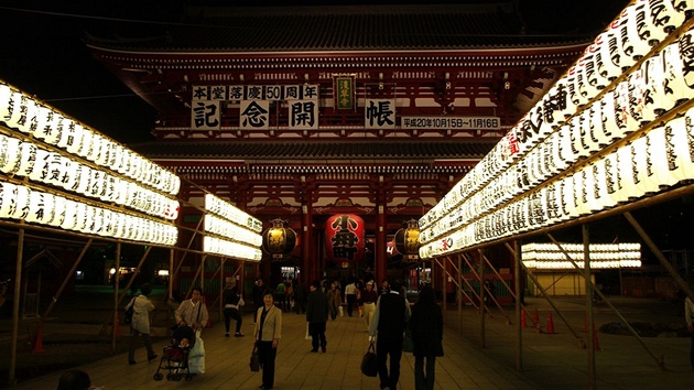 Chrám Sensód�i ve �tvrti Asakusa v Tokiu.