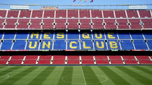 Nou Camp, "Més que un club" - "Víc ne� jen klub"