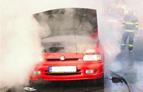 Kvli zvad na katalyztoru zaala v Olomouci hoet felicie, ohe ji zcela zniil.