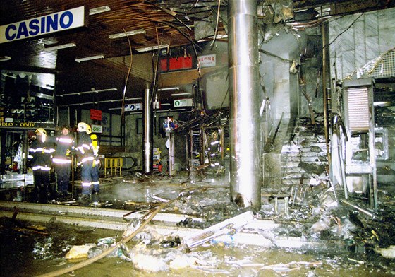 Při ničivém požáru kasina v budově naproti hlavnímu nádraží v Brně zemřeli 8....