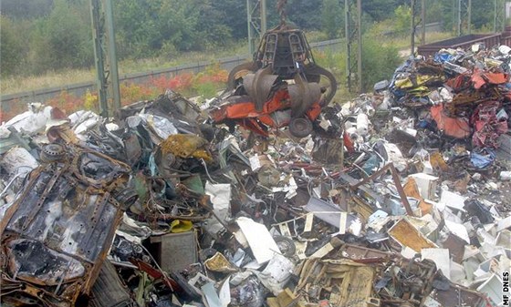 Pi nejvtí krádei poslední doby vyrazili zlodji kov tam, kde obvykle svj lup prodávají - do výkupny druhotných surovin. Ilustraní foto