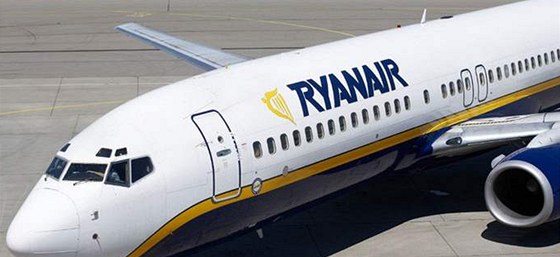 Letadlo spolenosti Ryanair.
