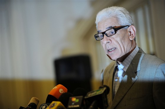 Libyjský ministr zahranií opustil Kaddáfího
