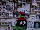 Ze s portréty zabitých povstalc v Benghází (31. bezna 2011)