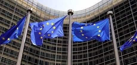 Cla se dotknou 200 firem, které do EU rouby dováejí. Ilustraní foto.