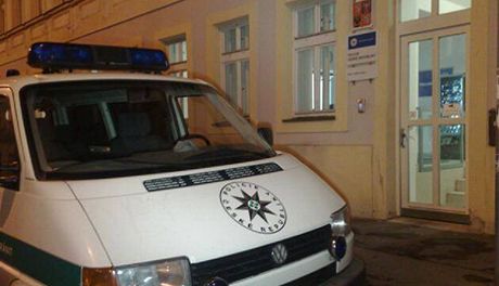 Policejní hlídka v Lipníku na Bevou musela kvli opilému idii stavt dvakrát stejné auto (ilustraní foto).