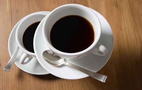 Pití více ne jednoho álku kávy za den znan sniuje riziko mrtvice (ilustraní snímek)