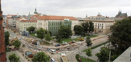 Práce na dopravním uzlu eská pokraují. V pondlí pestala ped brnnský ervený kostel zajídt i tramvaj íslo 7.