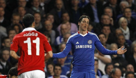 TO SNAD NE. Nespokojený útoník Chelsea Fernando Torres. 