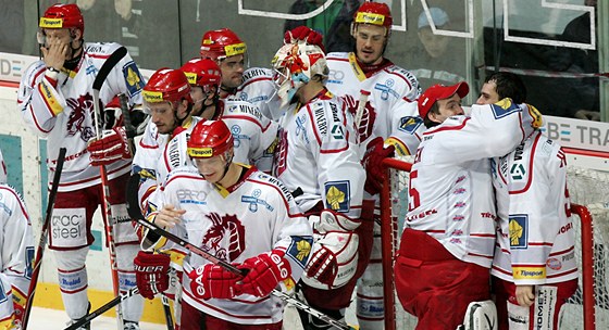ZMÁKLI TO. Hokejisté Tince dokázali tikrát po sob zdolat Slavii a zkompletovali severomoravské finále extraligy.