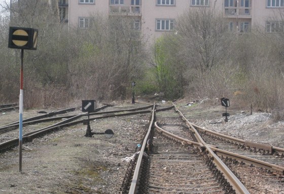 Stavem regionální trati mezi Kostelcem u Jihlavy a Slavonicemi se krom pracovník Drání inspekce zabývali také zástupci obcí a mst v okolí eleznice (ilustraní foto).