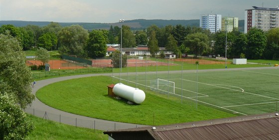 Sportovní areál Trávníky vyuívají lidé k procházkám i sportu.