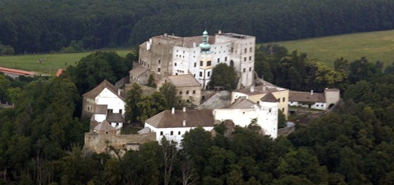 Hrad Buchlov se nachází uprosted Chib na rozhraní okres Kromí a Uherské...