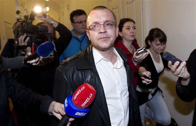�lenové V�cí ve�ejných podle poslance Jaroslava �kárky p�ezdívali Víta Bártu jako Docenta nebo Filipa
