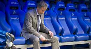 Odkud sledoval José Mourinho odvetu v Barcelon? Z laviky to nebylo.