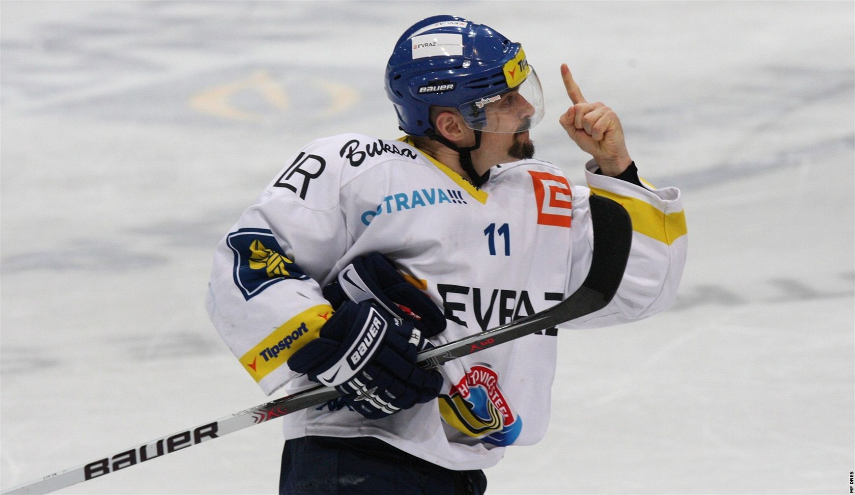 Nakonec není první. Mikael Granlund p�ilepil kotou� na hokejku a vst�elil gól, Viktoru Uj�íkovi se to nikdy nepovedlo.