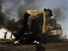 Libyjtí povstalci na pedmstí Brigy (5. dubna 2011)