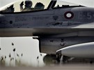 Dánský pilot v kokpitu stíhaky F-16 (5. dubna 2011)
