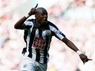 GL! Youssouf Mulumbu z West Bromwiche oslavuje svou branku v zpase se Sunderlandem.