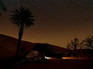 Písečná poušť Erg Chebbi v noci