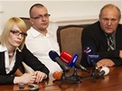 Rebelující poslanci ve Snmovn - Kristýna Koí, Jaroslav kárka, Stanislav Huml (7. dubna 2011)