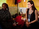 Angelina Jolie navtívila v Tunisku tábor libyjských uprchlík.