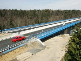 Nov sek silnice R6 mezi Tisovou a Novm Sedlem. Silnice je oteven zatm pouze ve smru od Chebu na Karlovy Vary, soust uvedenho seku je i most pes dol eky Ohe nedaleko Sokolova.