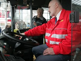 Pedstaven 11 novch kloubovch trolejbus v Hradci Krlov