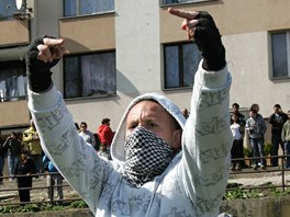 Anarchista proti DSSS v Krupce, pihlelo poetn romsk publikum (9. ledna 2011)