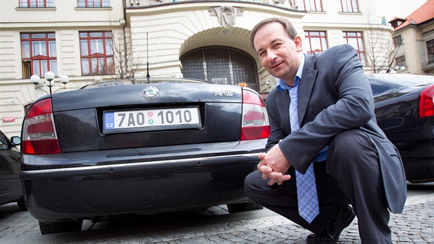 Oban Jakub Sedláek chtl po magistrátu audit pidlování papaláských znaek. Úad mu jej nevydal a soud poslal magistrát do exekuce. 