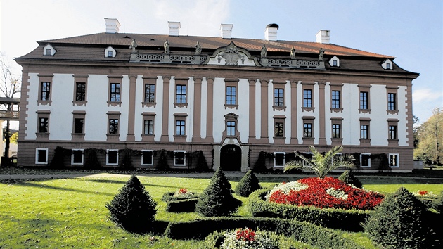 Trvala pětatřicet let a letos je konečně u konce. Rekonstrukce Bílého zámku v Hradci nad Moravicí finišuje. Od 1. května budou moci lidé vidět nově opravené místnosti.