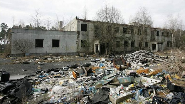 Ruina armádního kulturního domu v Ralsku.