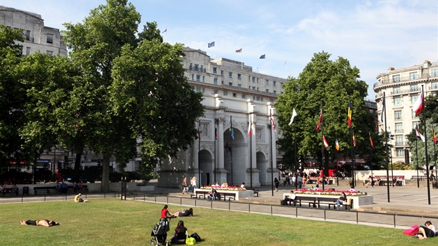 Poblíž Marble Arch, oblouku z kararskéko mramoru nacházejícího se poblíž Speakers' Corner v londýnském Hyde Parku, vyroste během olympiády v roce 2012 kluziště.