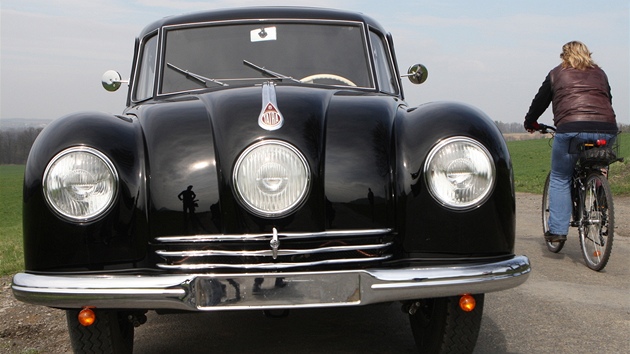 Tatra 87.