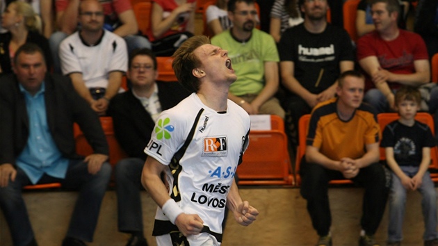 Házenká Lovosic Jií Motl se zlobí sám na sebe, kdy nepromnil anci.