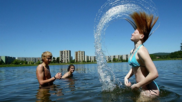 Vodní nádr� M�eno