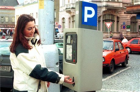 Parkování v Prostjov dozná zmn, idie ekají písnjí kontroly ale i více míst. Radnice také zvauje parkovací karty. (Ilustraní snímek)