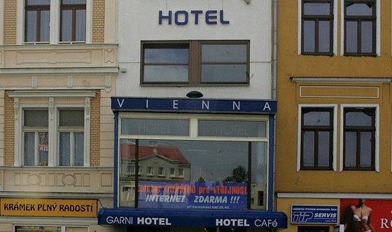 Petr Benda koupil jako dar manelce hotel v Teplicích (na snímku).