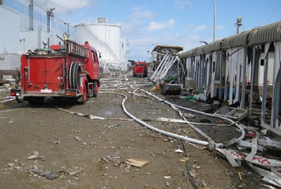 Snímek z pokozené elektrárny Fukuima, který zveejnila spolenost Tepco (14. dubna 2011)