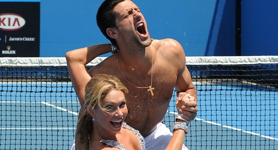 Novak Djokovič se dostal do tenisové špičky poté, co jí kraloval milý, ale trochu nudný Roger Federer, jehož vystřídal zarputilý svalovec Rafael Nadal.