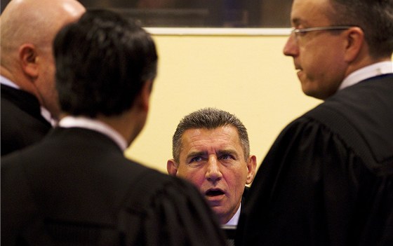 Ante Gotovina ped Mezinárodním trestním tribunálem v Haagu (15. dubna 2011) 