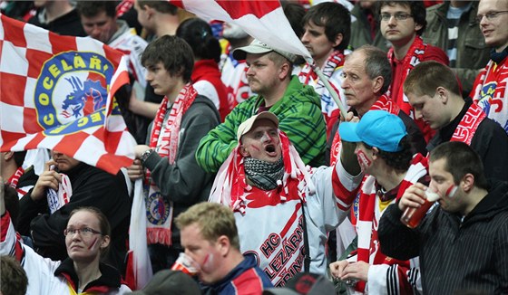 Také v Ostravě měli třinečtí hokejisté velkou podporu fanoušků.