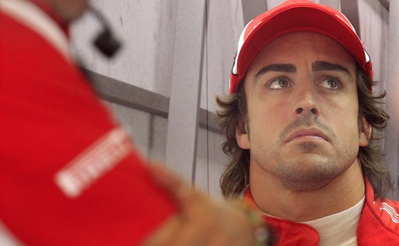 MÁM STRACH. Fernando Alonso se pi Velké cen íny snaí vyhýbat nebezpeí.