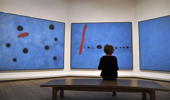 Z výstavy Joana Miróa v londýnské galerii Tate Modern