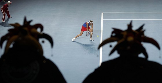 POHLED Z TRIBUNY. Fanouci sleduj eskou tenistku Petru Kvitovou pi fedcupovm duelu v Belgii.