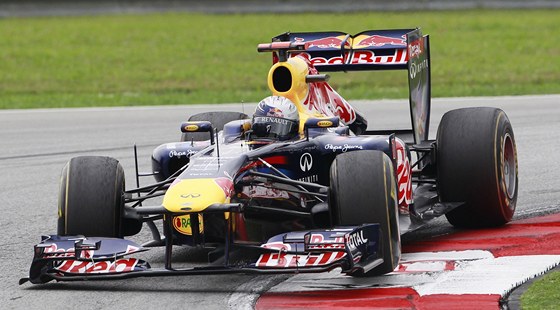 Sebastian Vettel na Red Bullu na trati Velké ceny Malajsie. 
