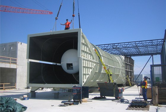 Obí ventilátor, který vyrobila firma z Milevska pro kanadskou univerzitu