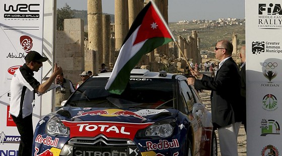 Sébastien Ogier na startu Jordánské rallye.