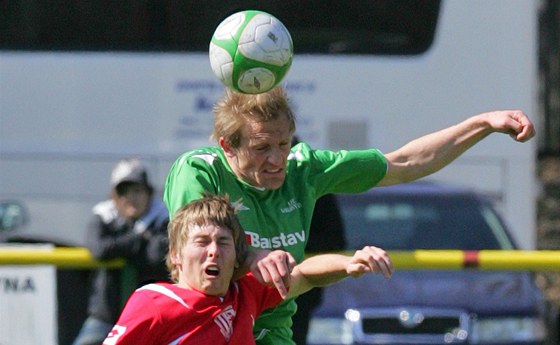 Martin Brychta (vlevo) z Pardubic a karlovarský Tomá Bereczký.